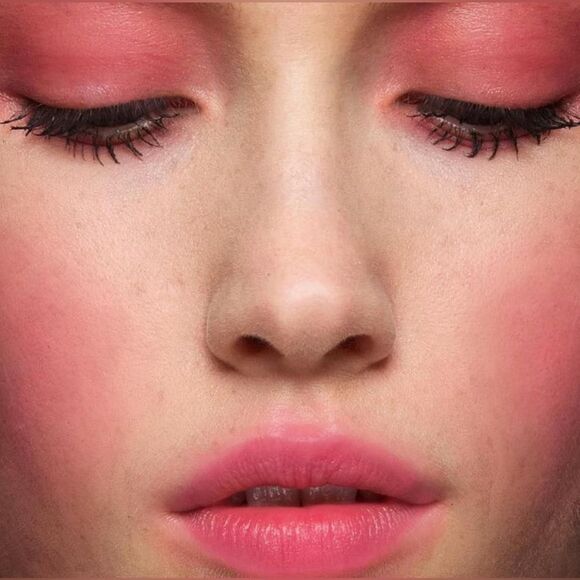 MAC Powderkiss Matte Eyeshadow in A Little Tamed - Picture 8 of 16